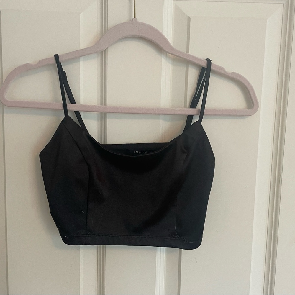 Black forever 21 crop top. Size S